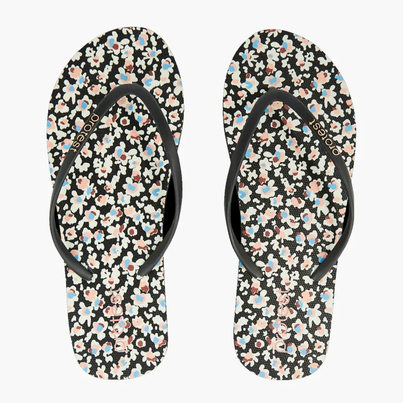 Protest Prttoucan Slaps Lotusflower